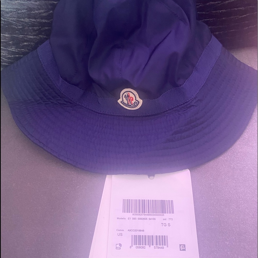 Moncler logo patch bucket hat - Picture 2 of 2